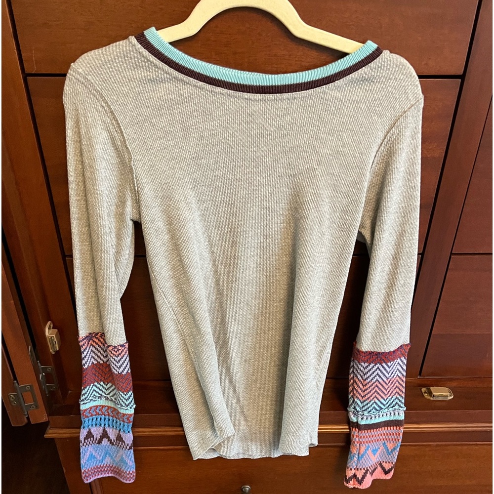 Free people long sleeve shirts. Never worn.